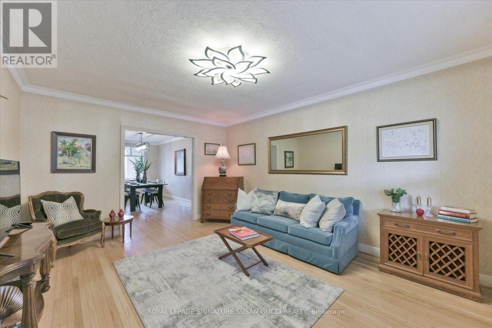 8 Sutherland Avenue, Toronto, Ontario  M4C 1R9 - Photo 9 - E13787528