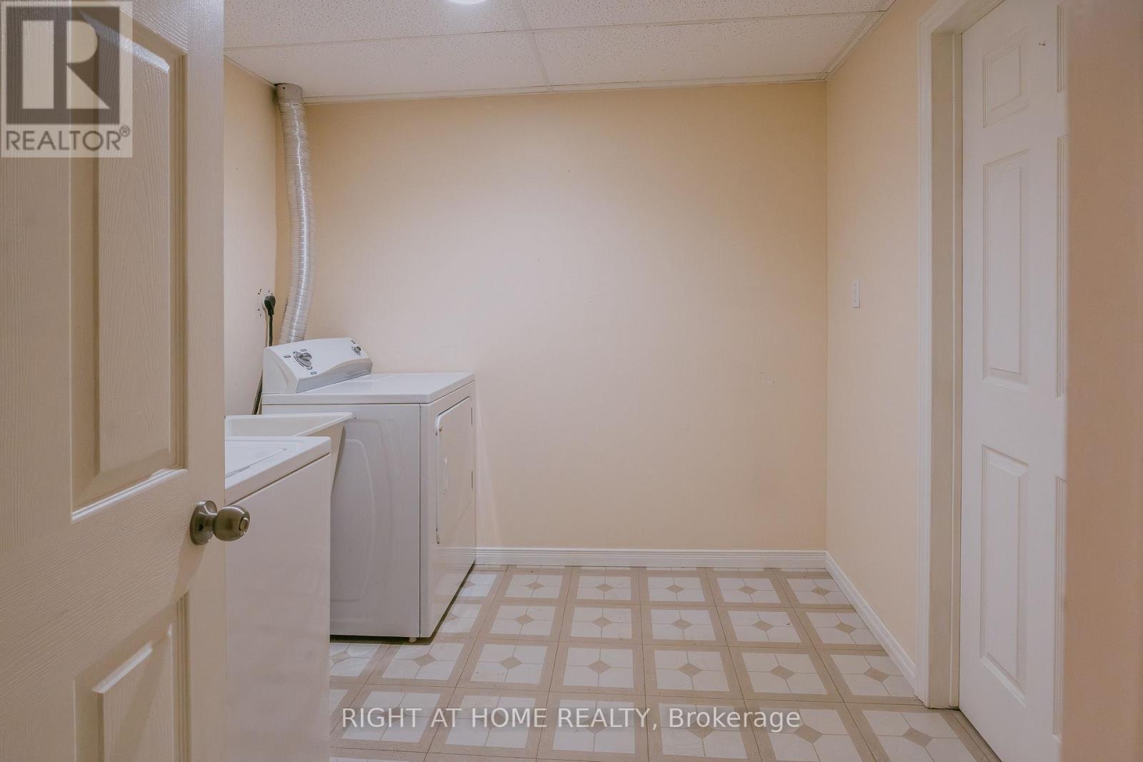 1014 Summitview Crescent, Oshawa, Ontario  L1K 2K4 - Photo 33 - E13787552
