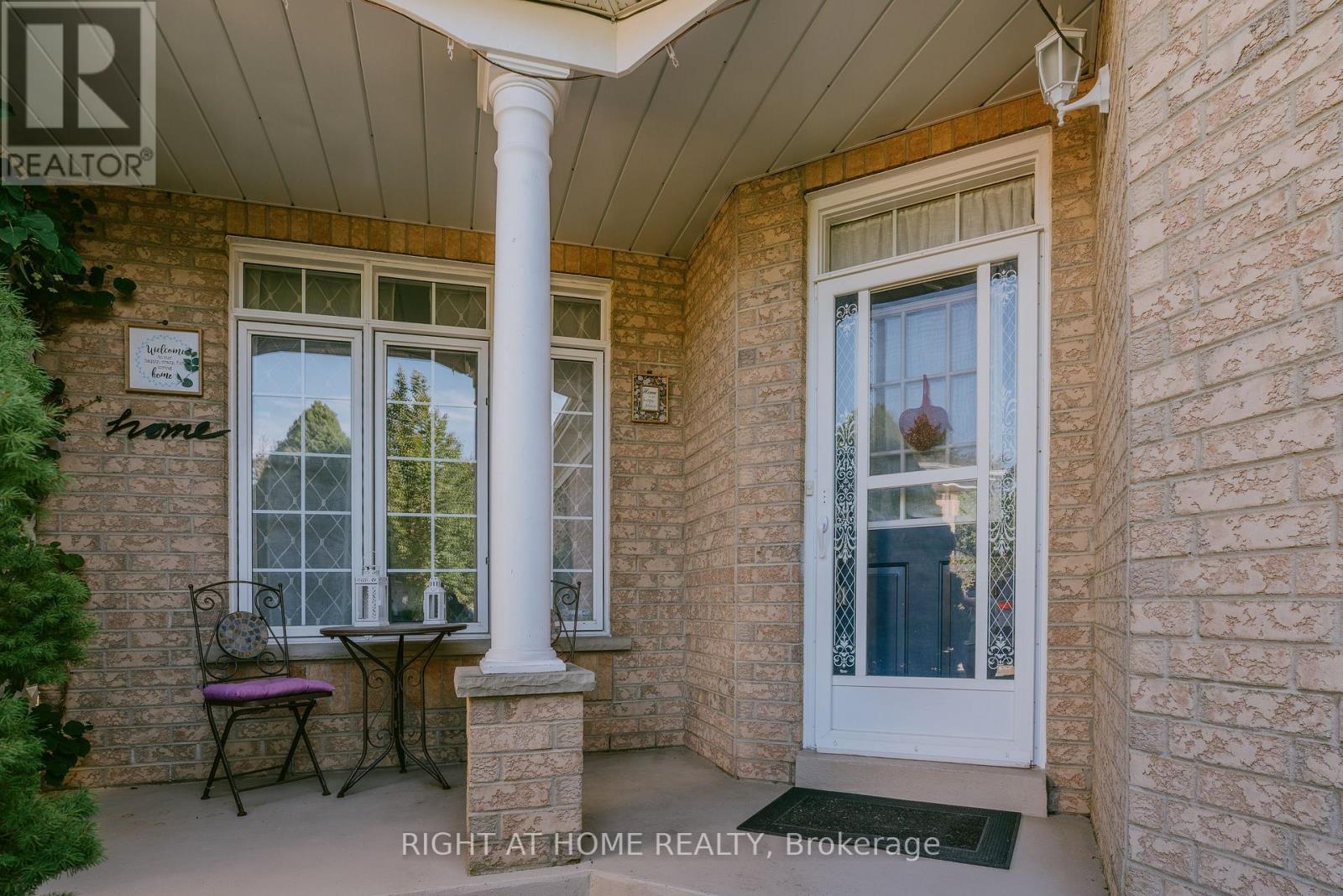 1014 Summitview Crescent, Oshawa, Ontario  L1K 2K4 - Photo 4 - E13787552