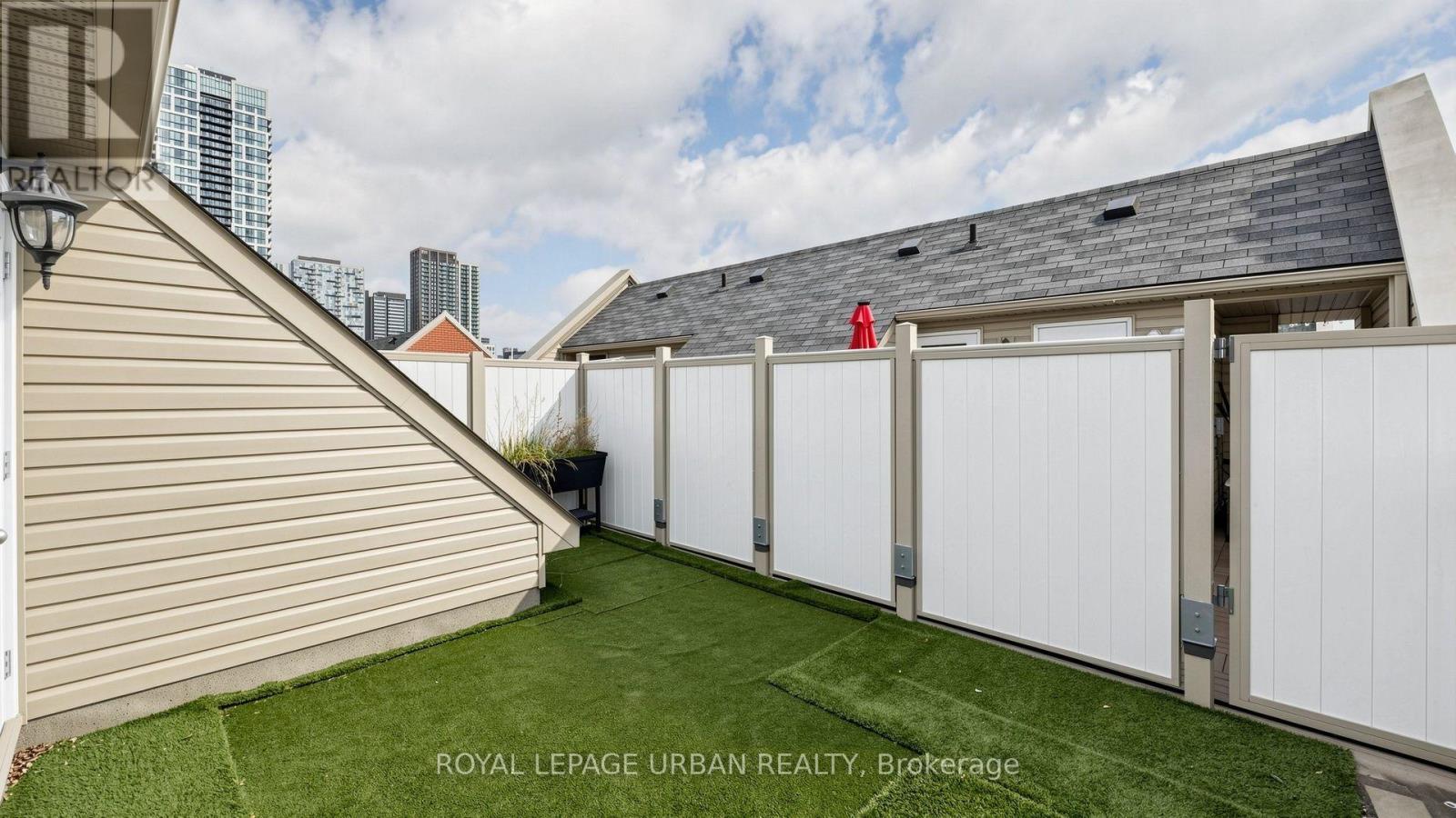 2 - 76 Munro Street, Toronto, Ontario  M4M 2S9 - Photo 32 - E13787660