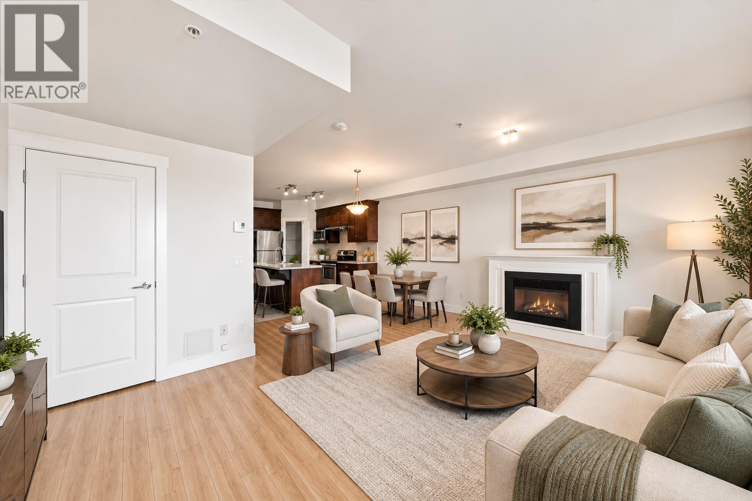 205 7908 Graham Avenue, Burnaby, British Columbia  V3N 1V9 - Photo 2 - R3165731