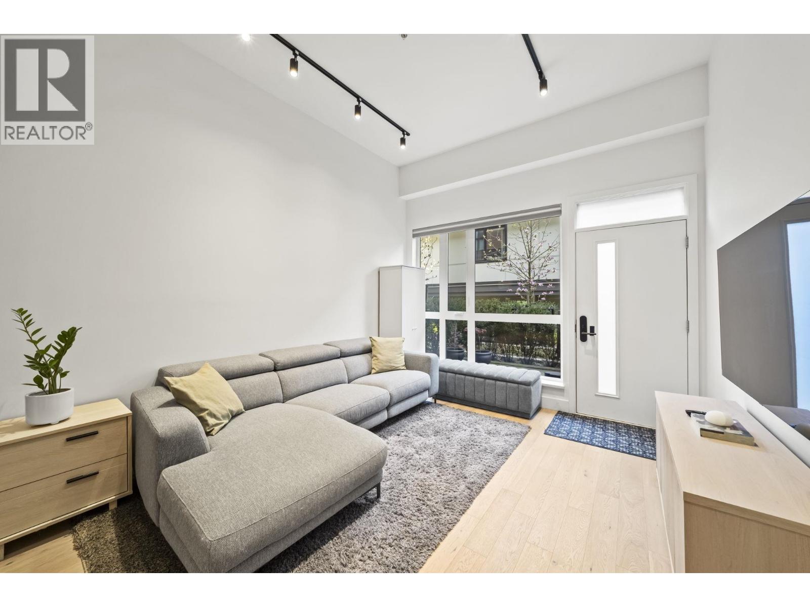 3958 Dumfries Street, Vancouver, British Columbia  V5N 0J1 - Photo 3 - R3165732
