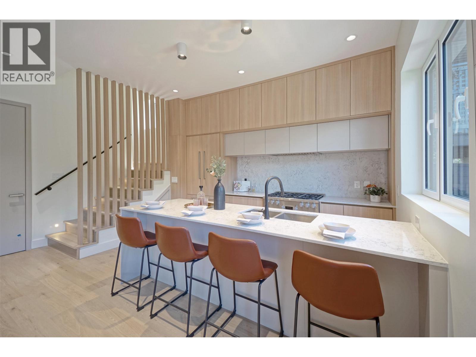2 3315 W 10th Street, Vancouver, British Columbia  V6R 2E5 - Photo 13 - R3165740