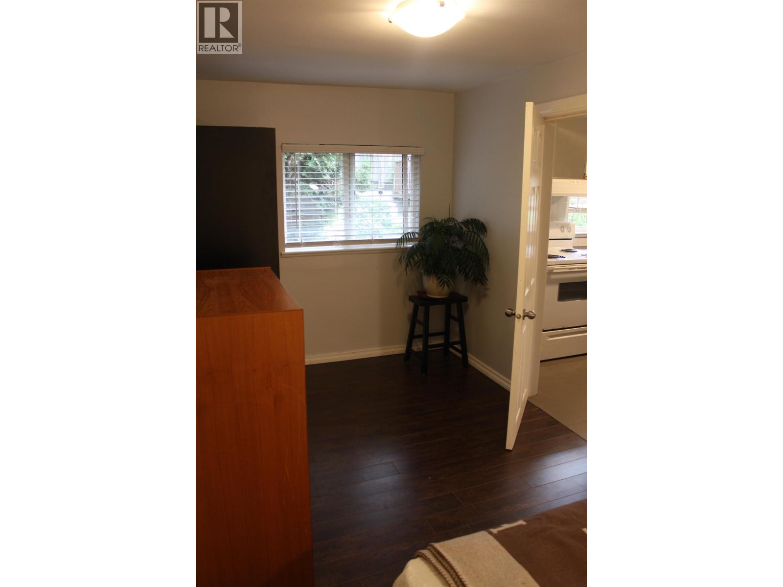 737 Robinson, Coquitlam, British Columbia  V3J 4E9 - Photo 6 - R3165748