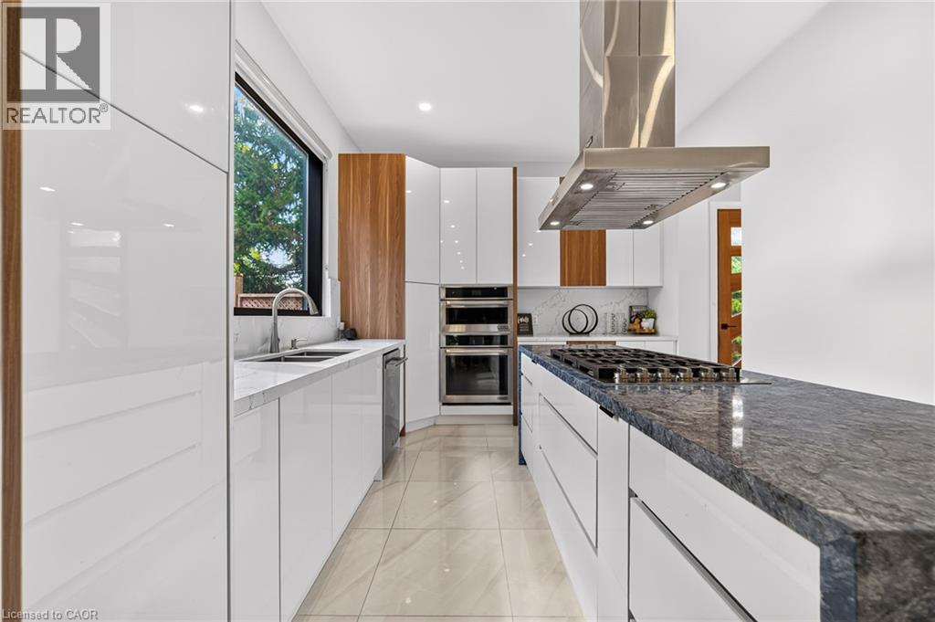 1526 Bridge Road, Oakville, Ontario  L6L 2E3 - Photo 9 - 40860433