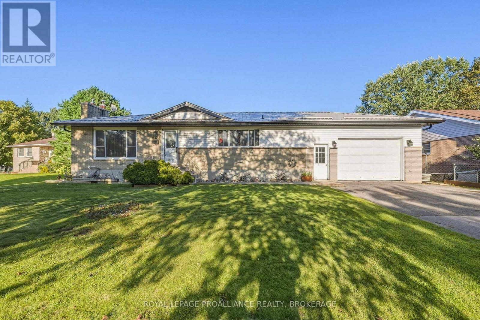 420 Maple Ridge Drive, Kingston, Ontario  K7M 5P3 - Photo 2 - X13787422