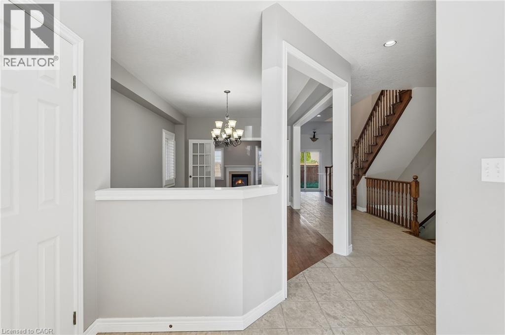 84 Deerborn Drive, Hamilton, Ontario  L8V 0A7 - Photo 5 - 40860731