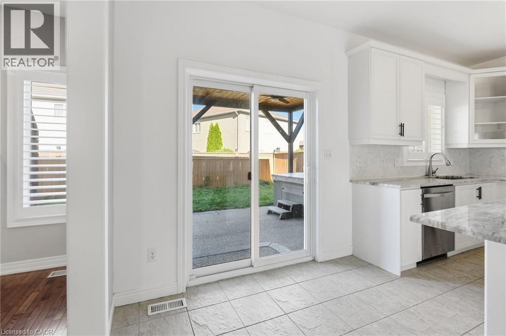 84 Deerborn Drive, Hamilton, Ontario  L8V 0A7 - Photo 14 - 40860731