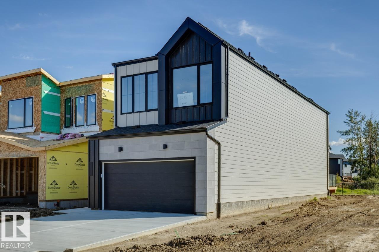 3035 5 Av Sw, Edmonton, Alberta  T6X 1A5 - Photo 2 - E4506335
