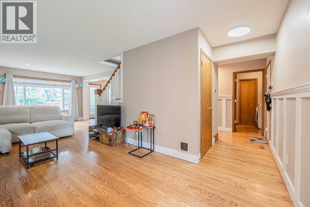 109 Douglas Glen Court Se, Calgary, Alberta  T2Z 2M8 - Photo 5 - A2345405