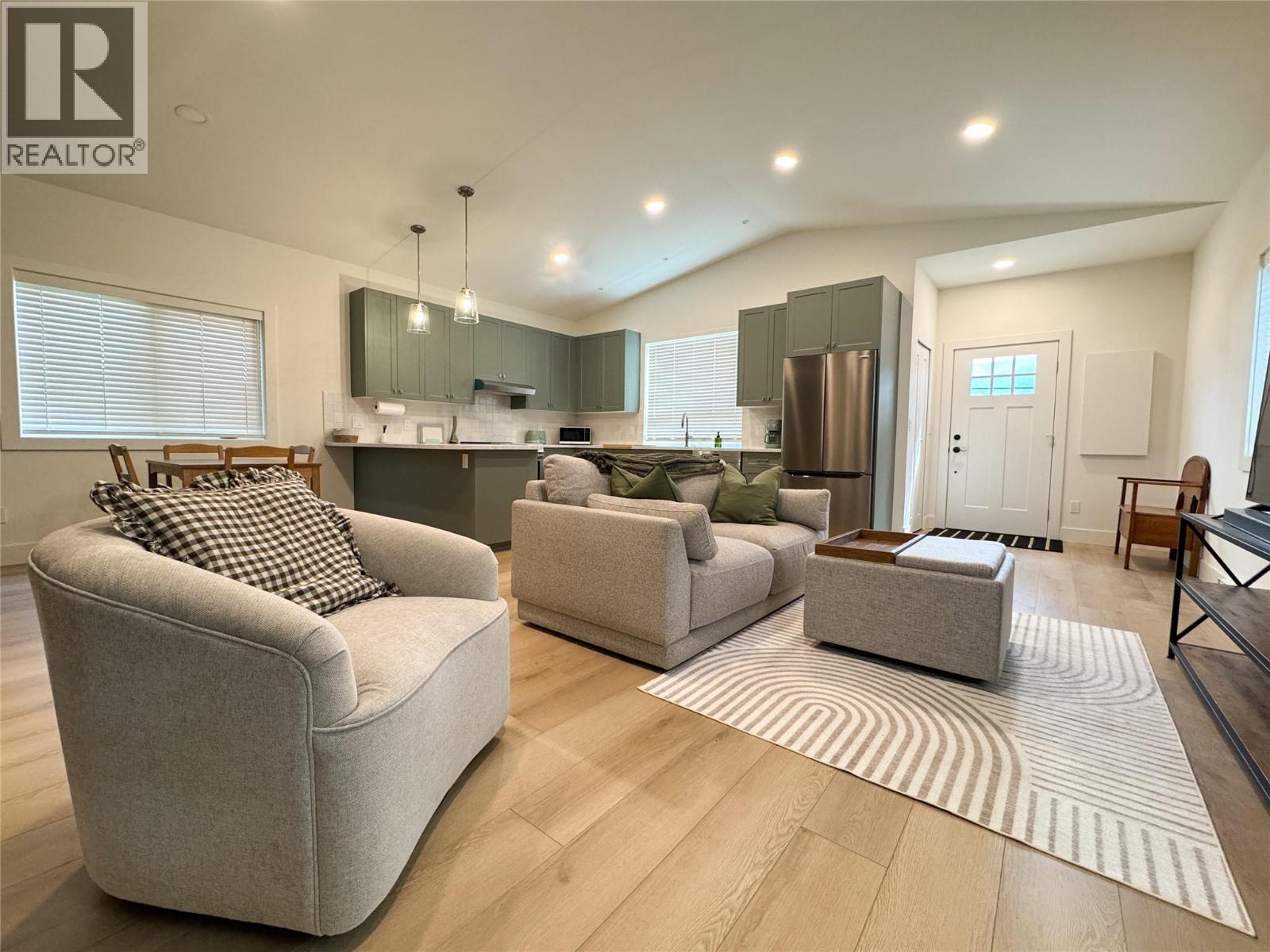 667 72nd Avenue, Grand Forks, British Columbia  V0H 1H0 - Photo 20 - 10399984