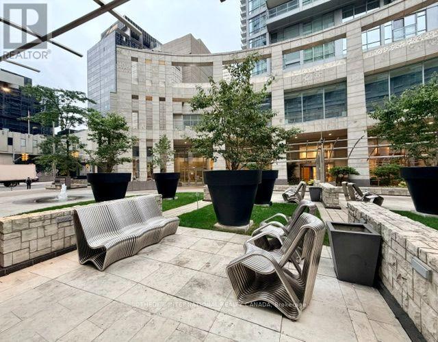 3302 - 2181 Yonge Street, Toronto, Ontario  M4S 3H7 - Photo 3 - C13787526