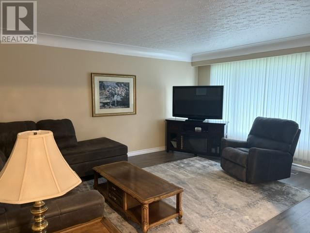 15 Kitchener Rd, Sault Ste. Marie, Ontario  P6B 4R1 - Photo 4 - SM262557