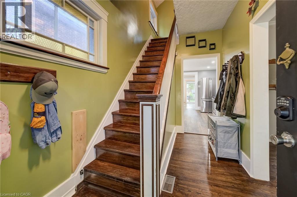 36 Cherry Street, Stratford, Ontario  N5A 2E8 - Photo 5 - 40862495