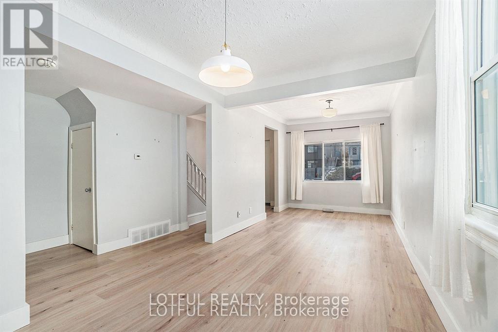 11 Champagne Avenue S, Ottawa, Ontario  K1S 4P1 - Photo 3 - X13787740
