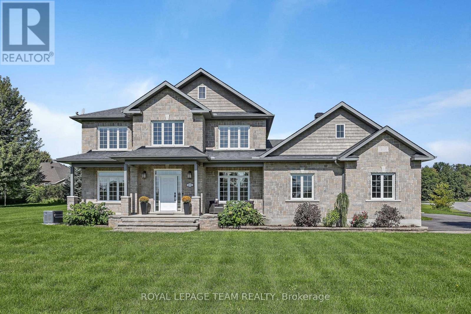 8351 Lourdes Way, Ottawa, Ontario  K0A 2P0 - Photo 2 - X13787892