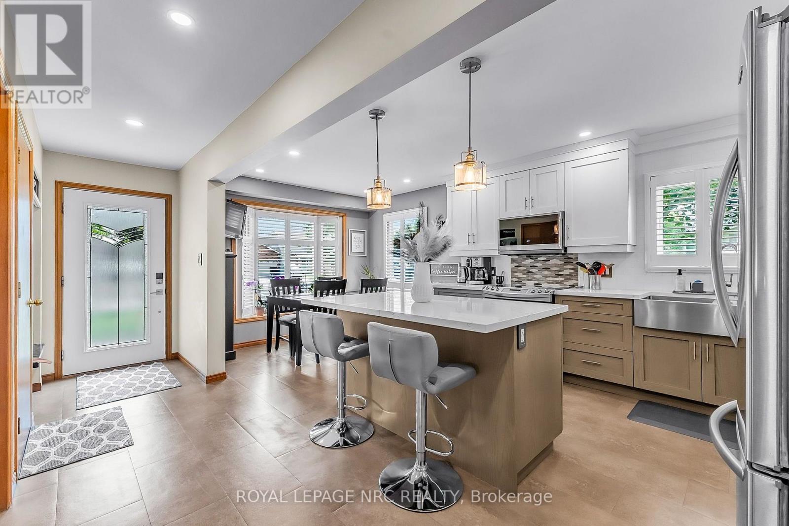77 St. Augustine Drive, St. Catharines, Ontario  L2P 3V7 - Photo 4 - X13787748