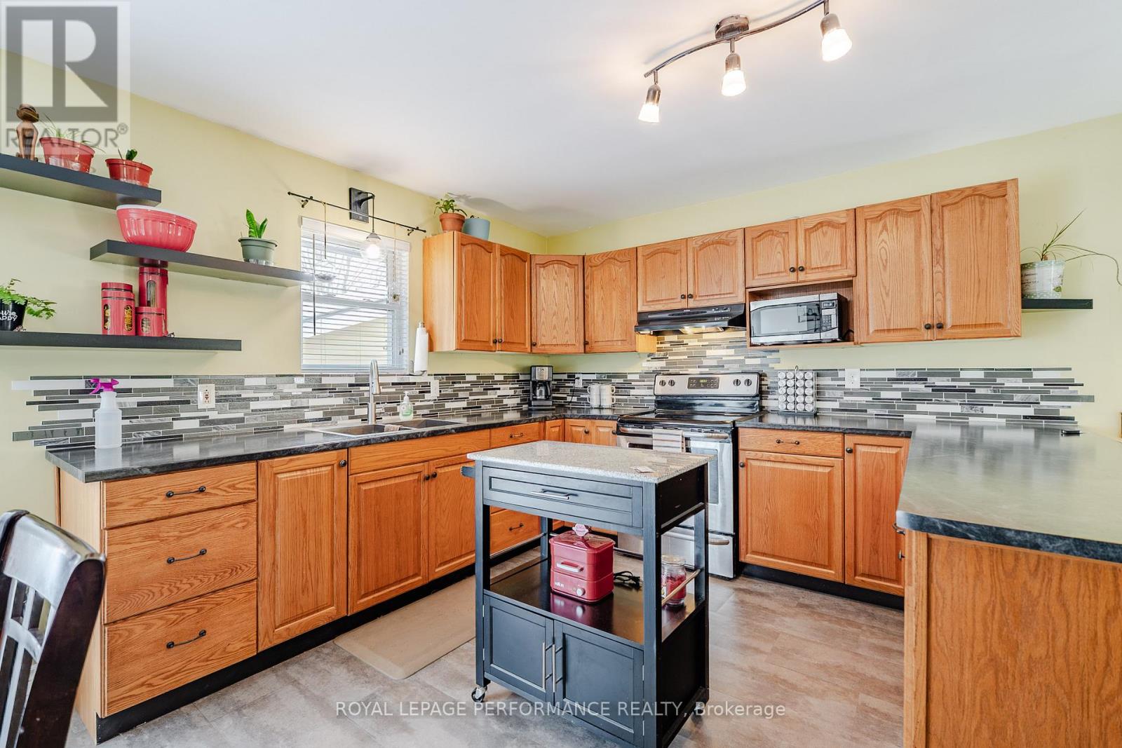 3301 Ross Avenue, Cornwall, Ontario  K6K 1G3 - Photo 11 - X13787956
