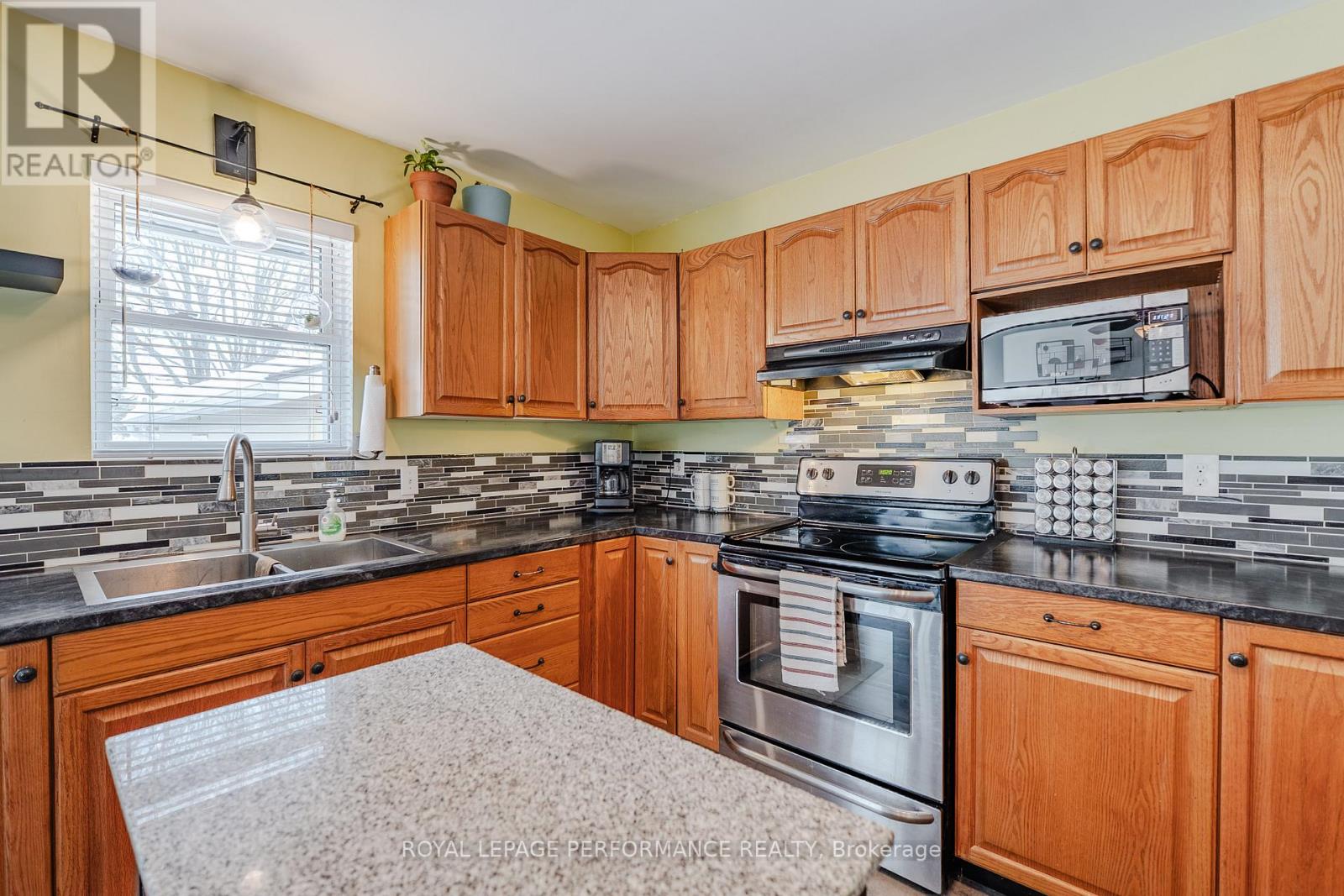 3301 Ross Avenue, Cornwall, Ontario  K6K 1G3 - Photo 7 - X13787956