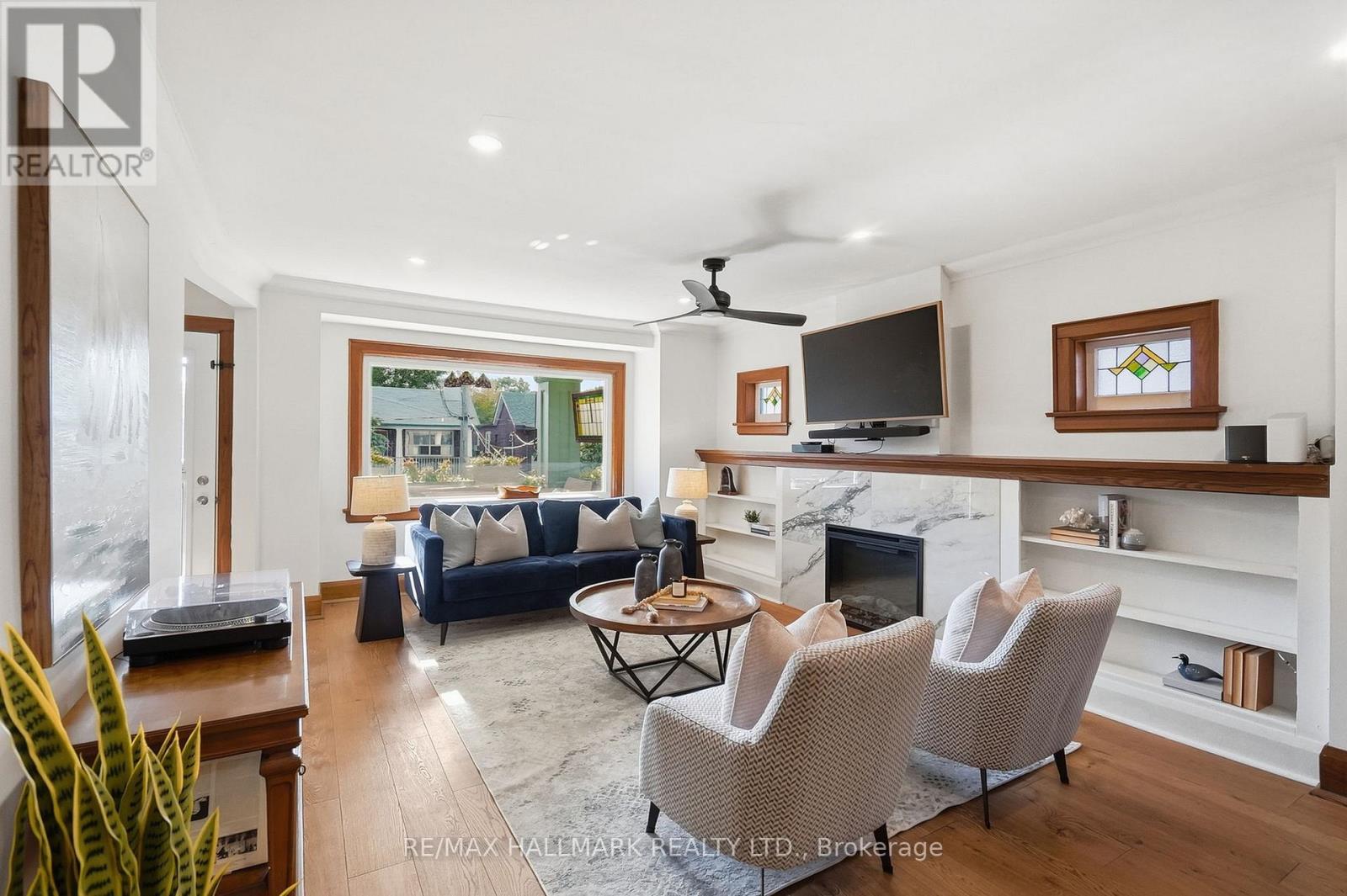 Upper - 25 Scarboro Beach Boulevard, Toronto, Ontario  M4E 2W9 - Photo 2 - E13787810
