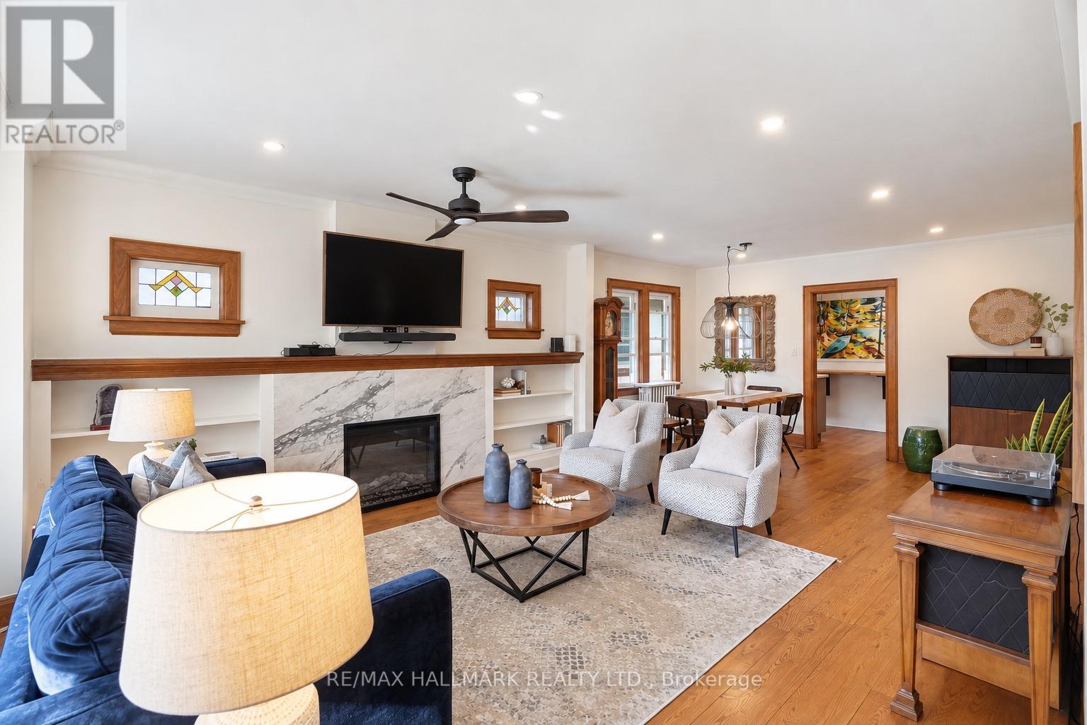 Upper - 25 Scarboro Beach Boulevard, Toronto, Ontario  M4E 2W9 - Photo 3 - E13787810