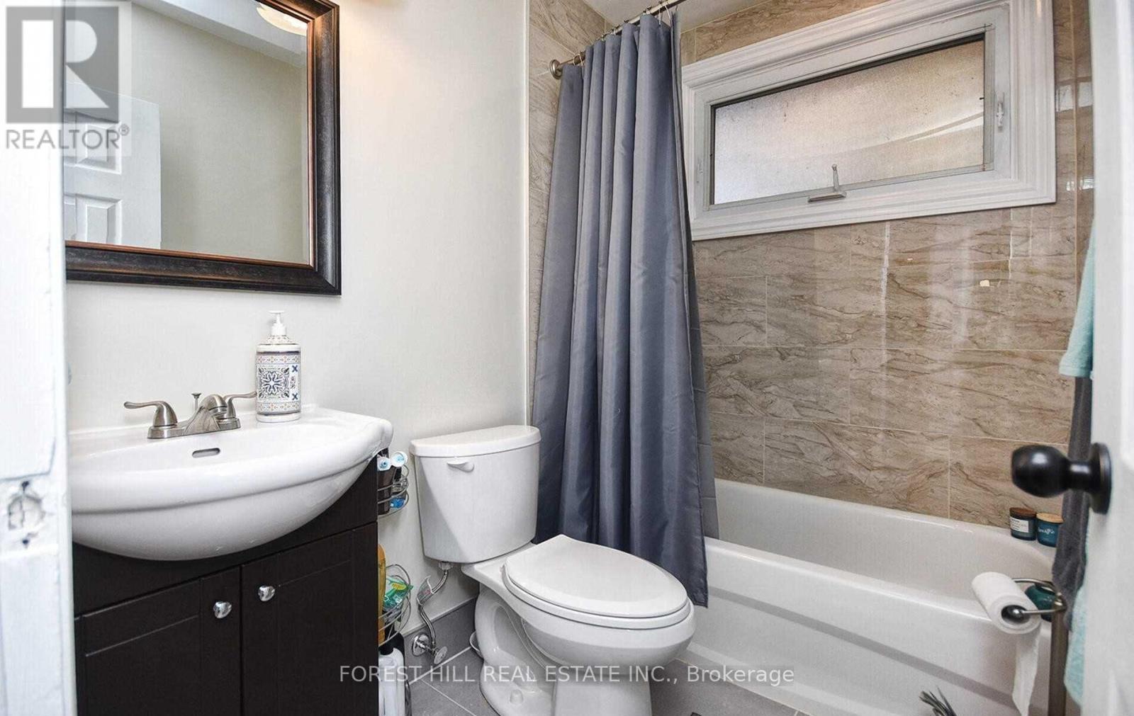 Main Fl - 304 Demaine Crescent, Richmond Hill (Crosby), Ontario  L4C 2W5 - Photo 10 - N13787738