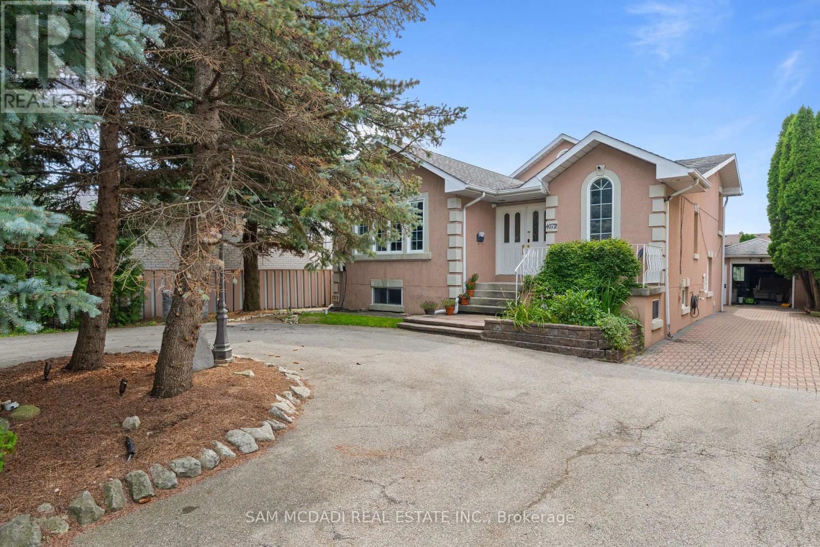 4072 Wilcox Road, Mississauga, Ontario  L4Z 1B7 - Photo 2 - W13787682