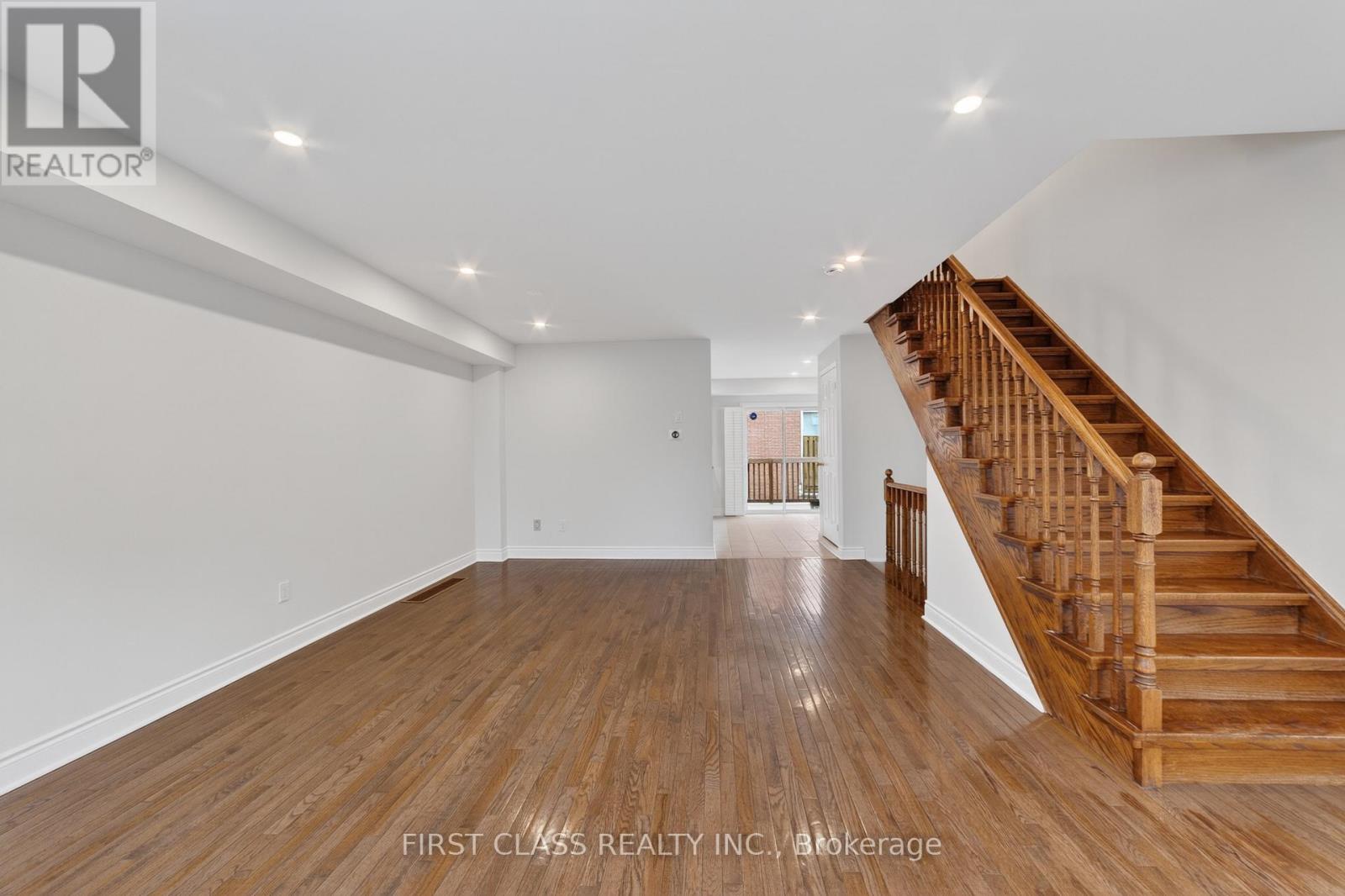 Th10 - 3076 Lake Shore Boulevard W, Toronto, Ontario M8V 1K3 - Photo 14 - W13787706