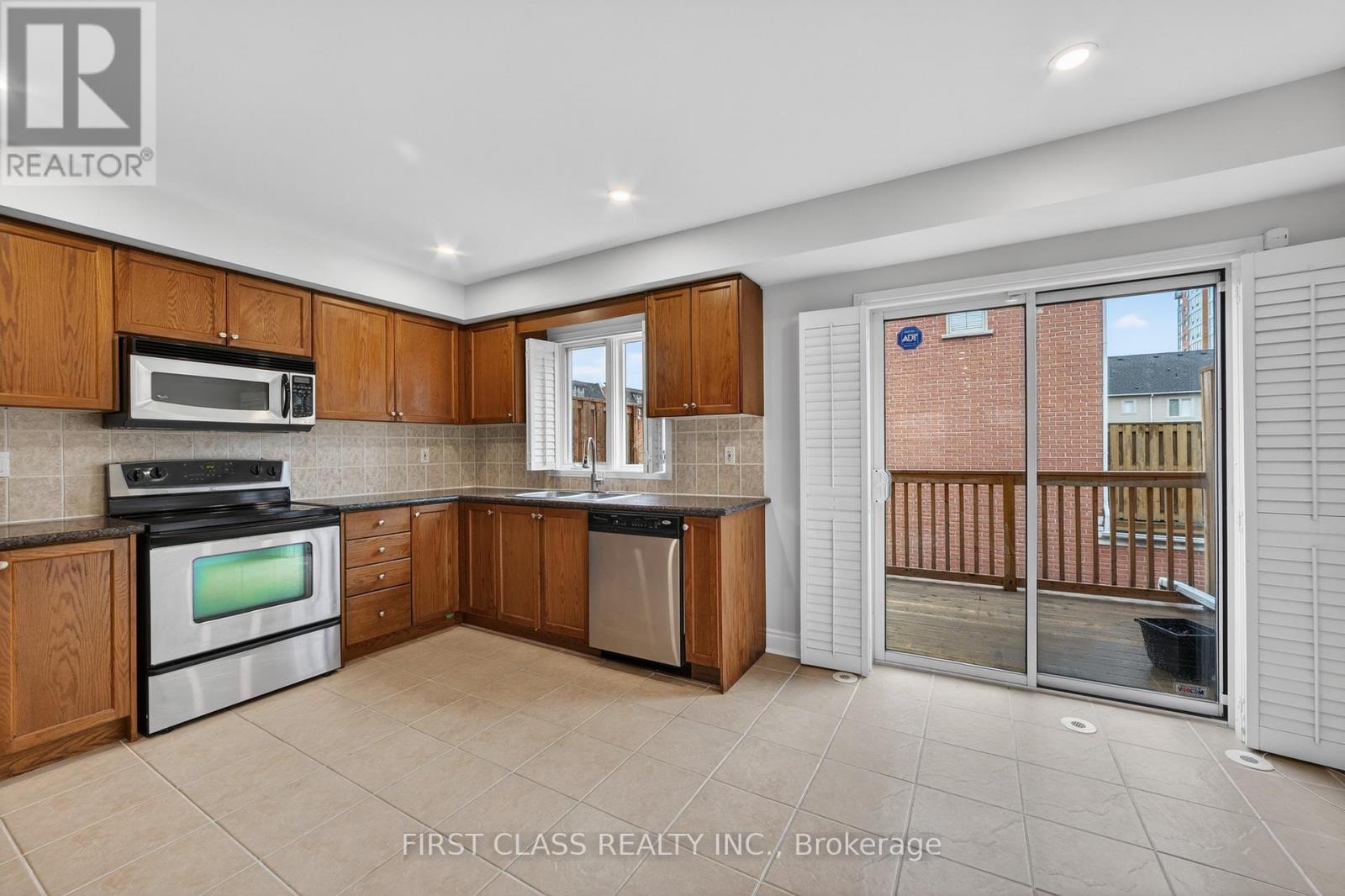 Th10 - 3076 Lake Shore Boulevard W, Toronto, Ontario M8V 1K3 - Photo 15 - W13787706