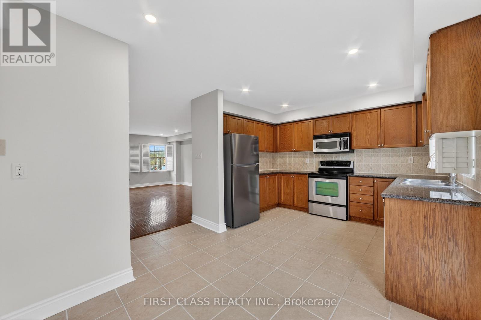 Th10 - 3076 Lake Shore Boulevard W, Toronto, Ontario M8V 1K3 - Photo 16 - W13787706