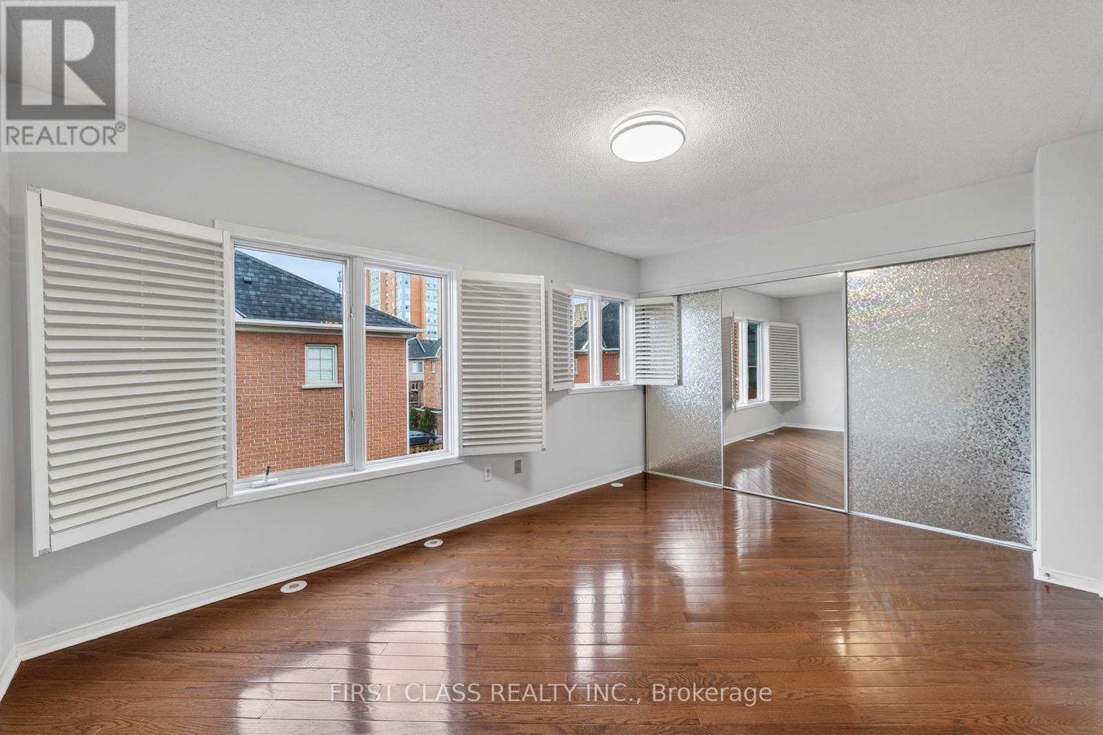 Th10 - 3076 Lake Shore Boulevard W, Toronto, Ontario M8V 1K3 - Photo 23 - W13787706