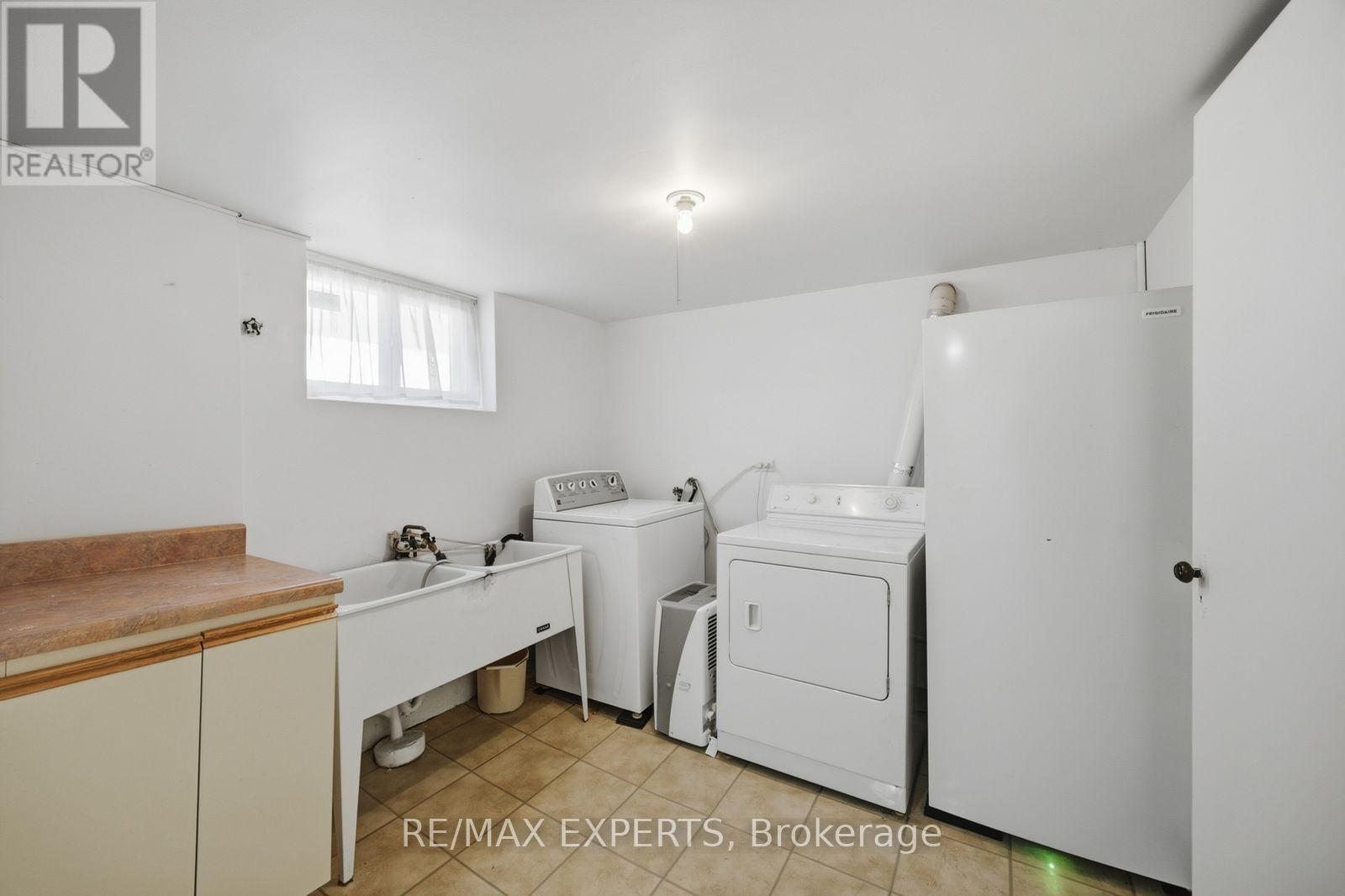 90 Heathrow Drive, Toronto, Ontario  M3M 1X3 - Photo 22 - W13787724