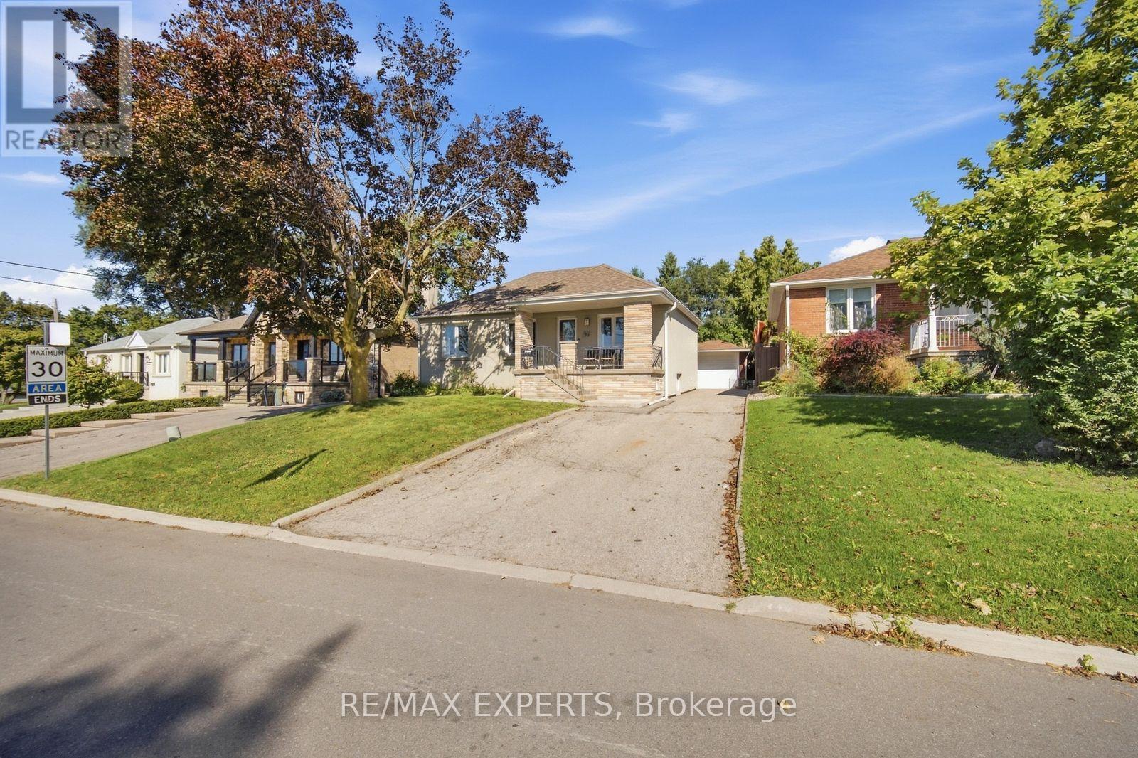 90 Heathrow Drive, Toronto, Ontario  M3M 1X3 - Photo 33 - W13787724