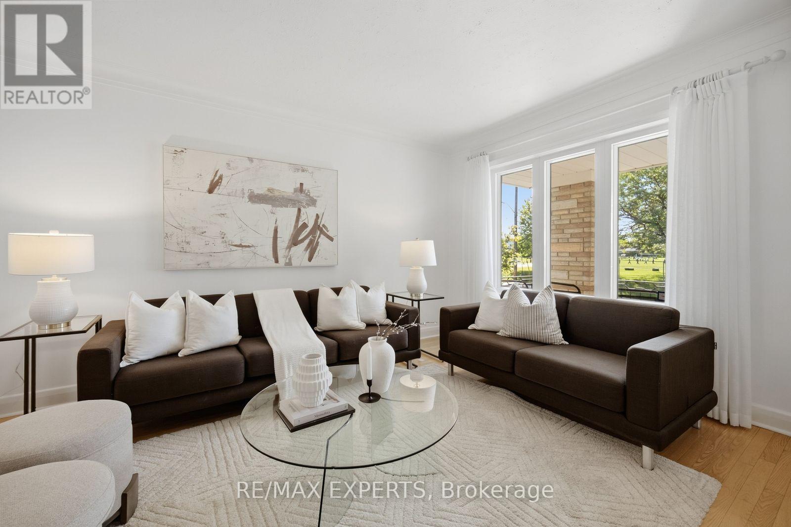 90 Heathrow Drive, Toronto, Ontario  M3M 1X3 - Photo 5 - W13787724