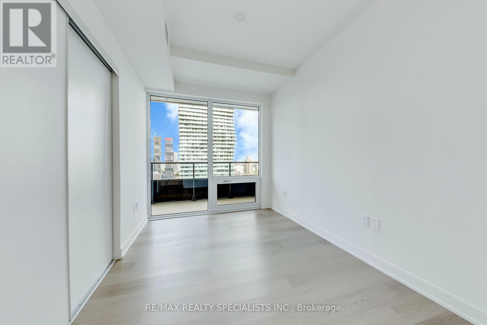 2705 - 448 Burnhamthorpe Road, Mississauga, Ontario  L5B 0R4 - Photo 17 - W13787880