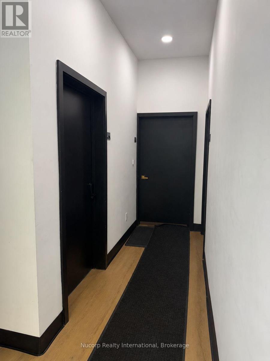 10 Plastics Avenue, Toronto, Ontario  M8Z 4B7 - Photo 6 - W13787914