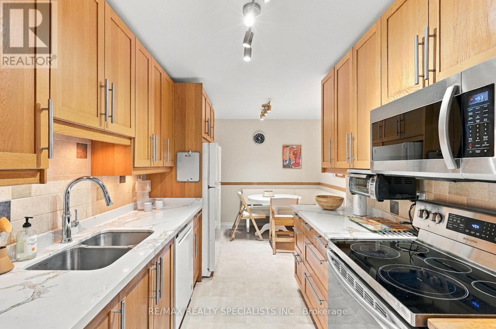 93 Burlington Street, Toronto, Ontario  M8V 3W1 - Photo 12 - W13787954