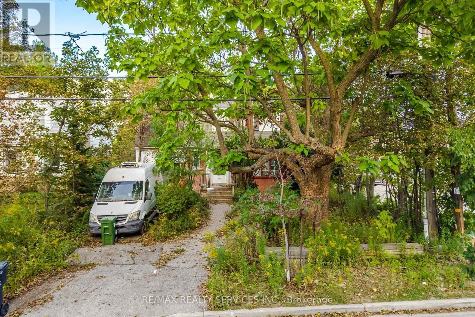 7 Ashbourne Drive, Toronto, Ontario  M9B 4H1 - Photo 7 - W13787968
