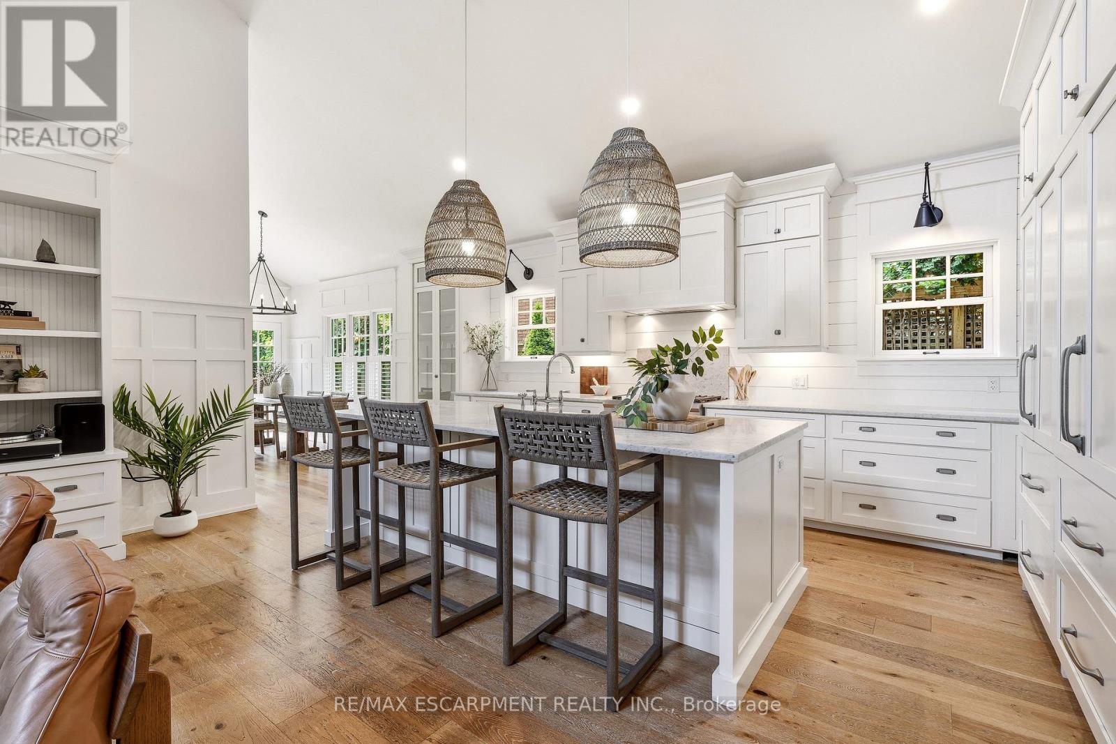 330 Camelot Court, Burlington, Ontario  L7L 2G3 - Photo 12 - W13787970