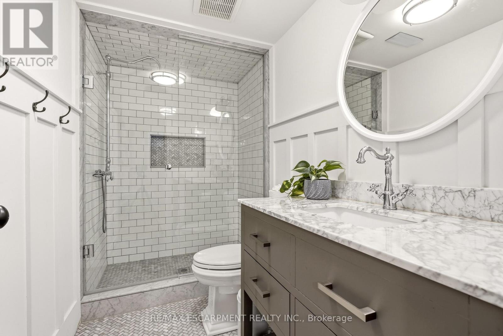 330 Camelot Court, Burlington, Ontario  L7L 2G3 - Photo 39 - W13787970