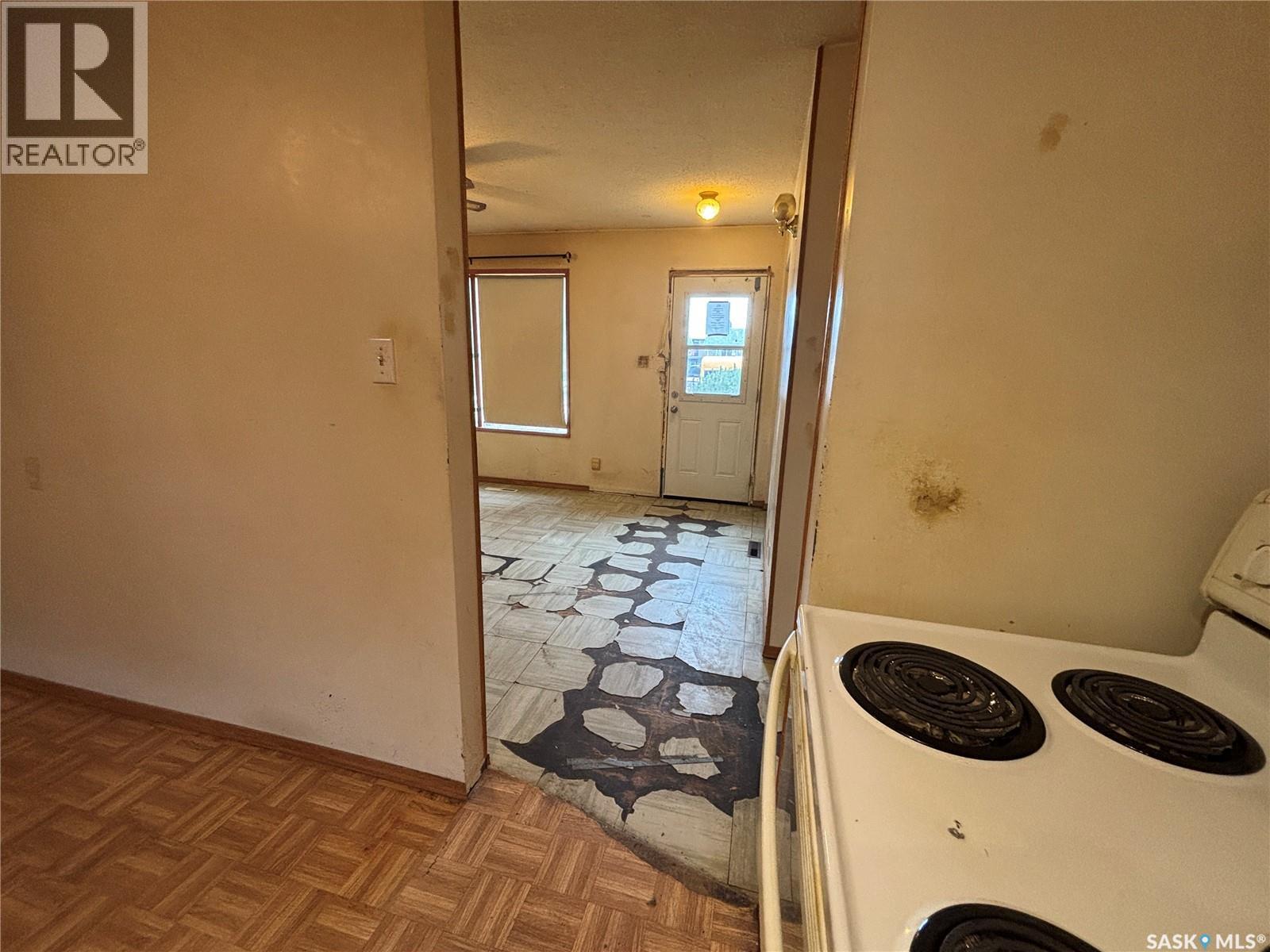 105 Griffin Street, Maple Creek, Saskatchewan  S0N 1N0 - Photo 13 - SK048035