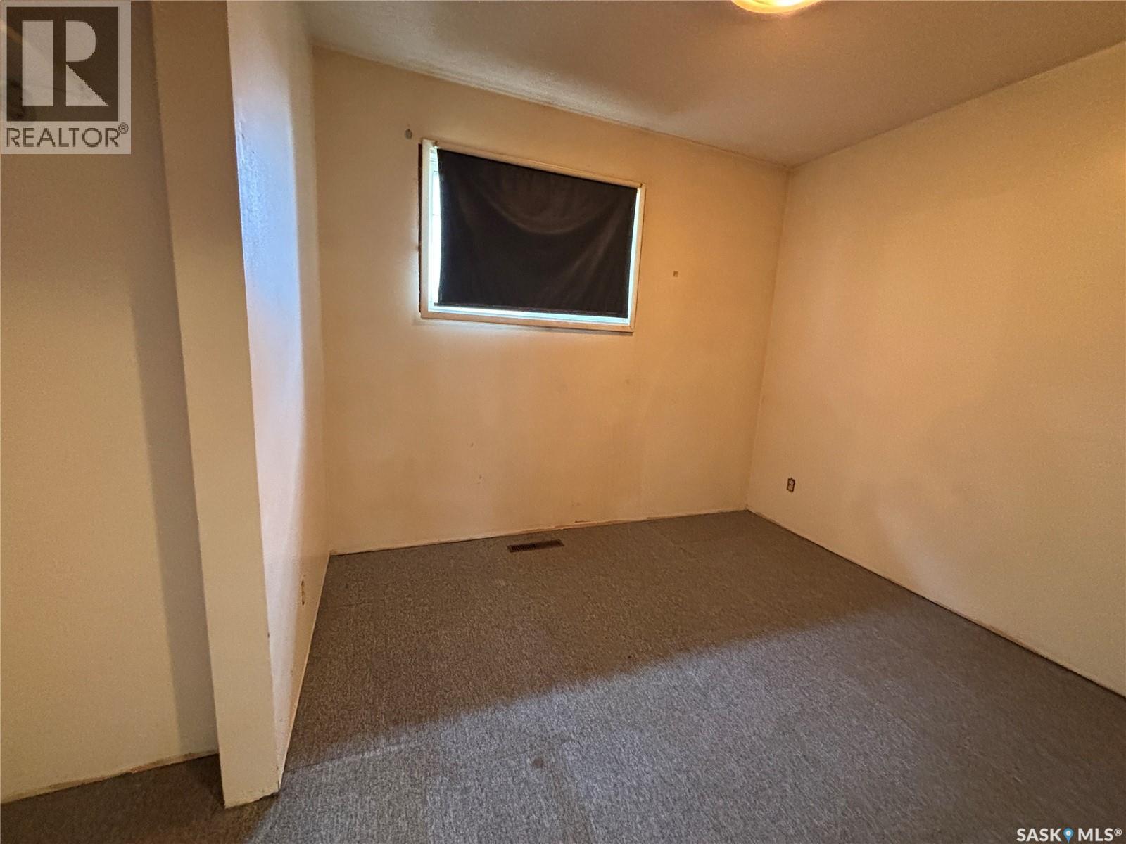 105 Griffin Street, Maple Creek, Saskatchewan  S0N 1N0 - Photo 16 - SK048035