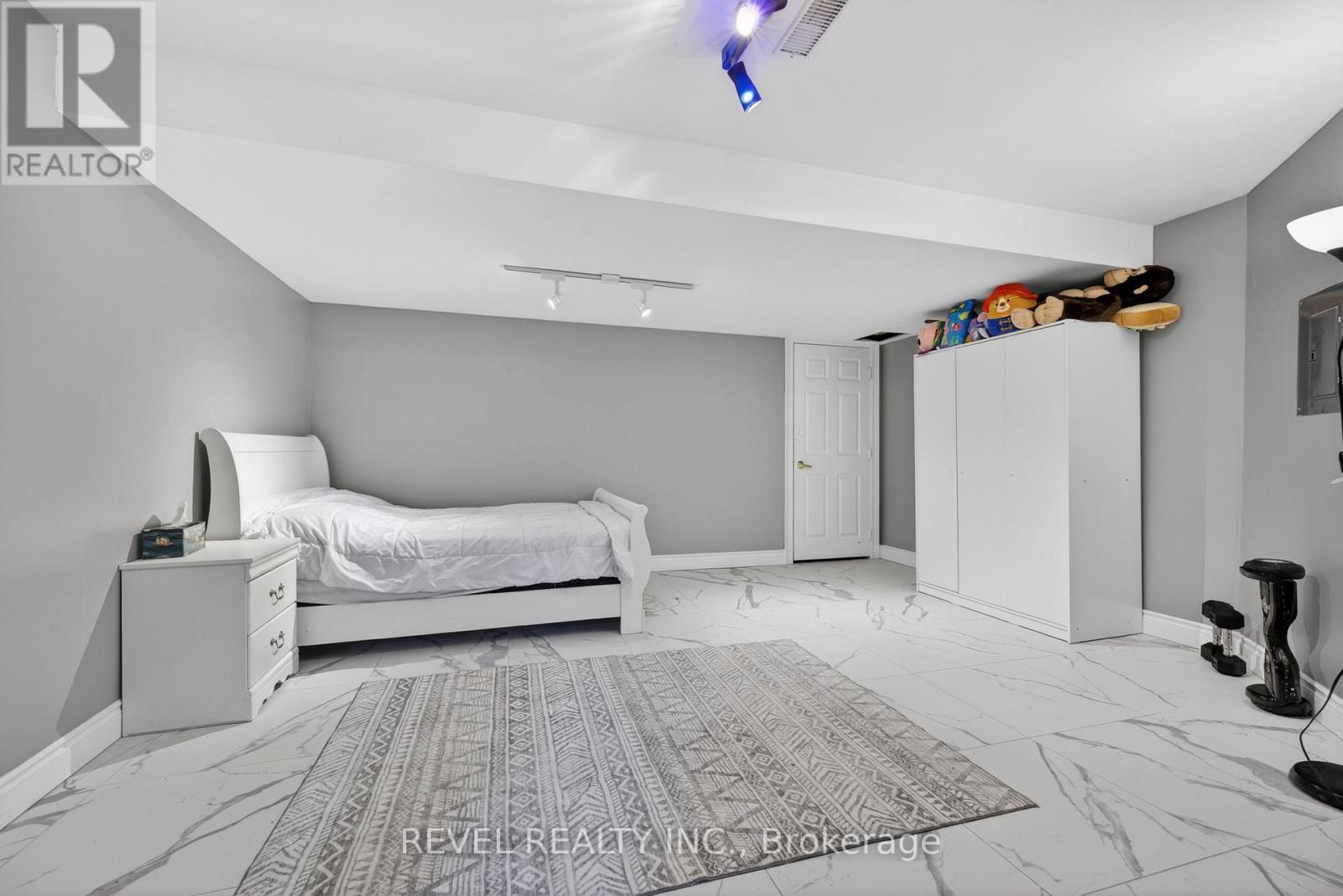 2738 Lower Base Line, Milton, Ontario  L9E 0K5 - Photo 47 - W13232248