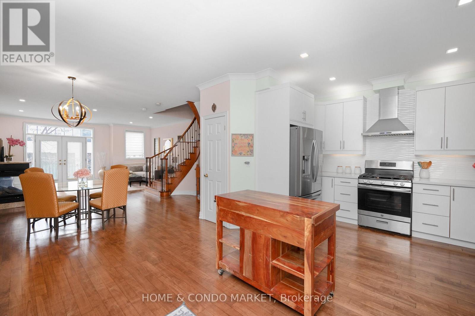 3 - 194 Lakeshore Road W, Mississauga, Ontario  L5H 1G6 - Photo 11 - W13229908