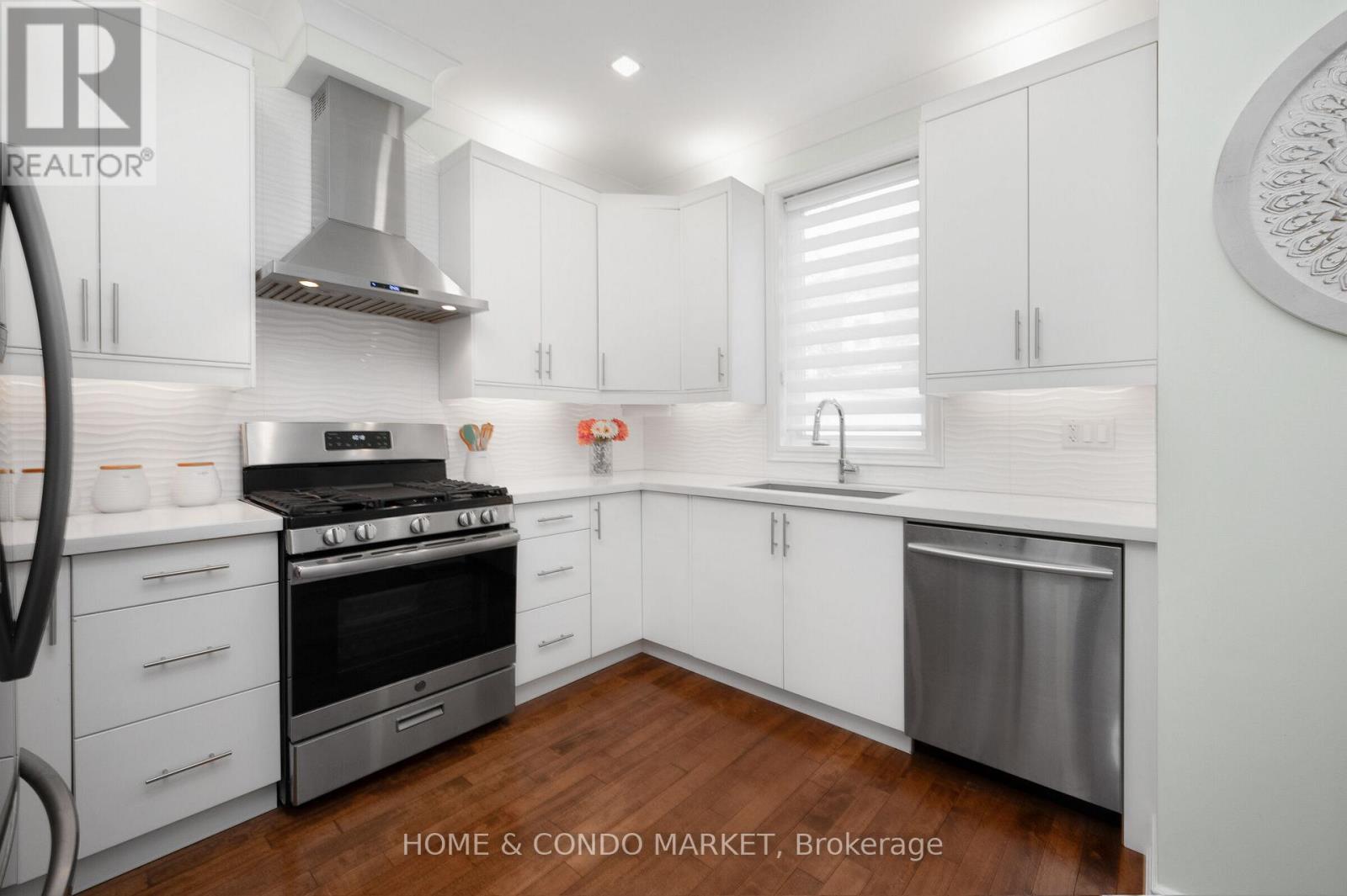 3 - 194 Lakeshore Road W, Mississauga, Ontario  L5H 1G6 - Photo 14 - W13229908