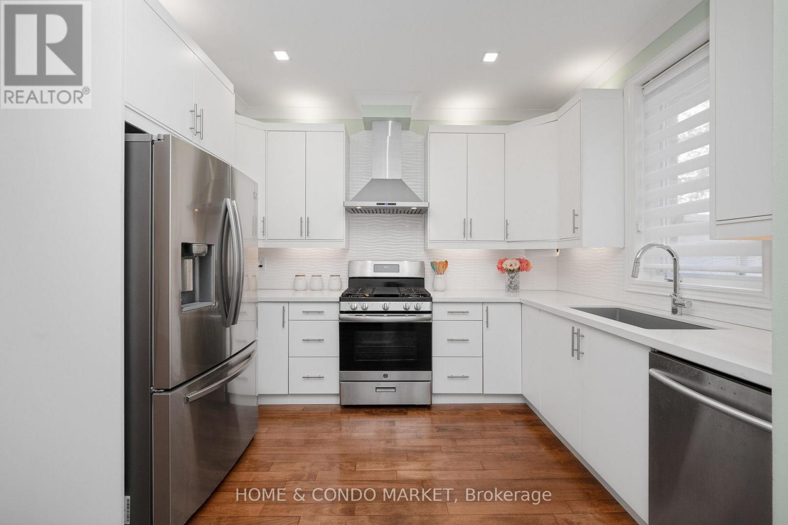 3 - 194 Lakeshore Road W, Mississauga, Ontario  L5H 1G6 - Photo 12 - W13229908