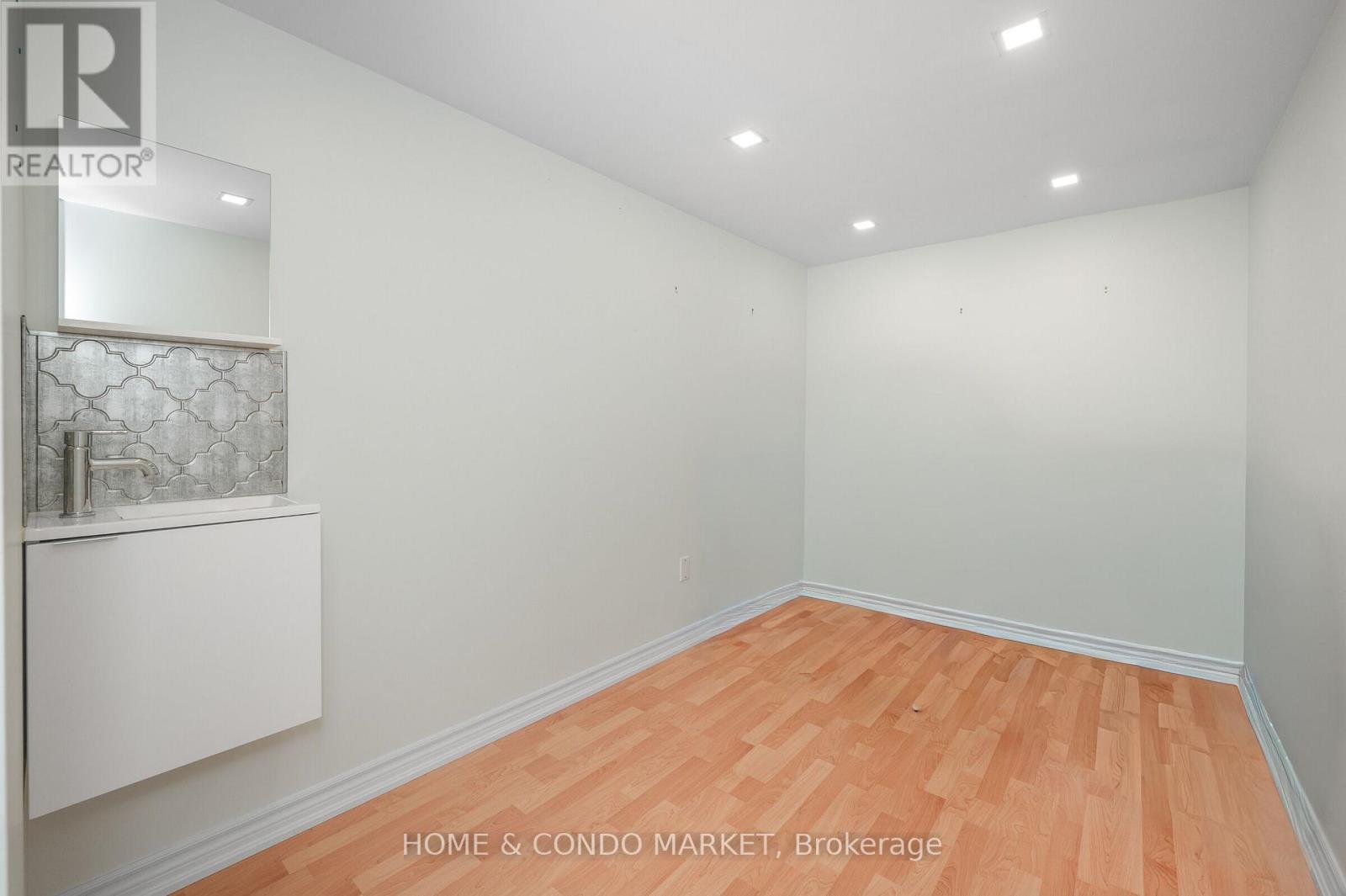 3 - 194 Lakeshore Road W, Mississauga, Ontario  L5H 1G6 - Photo 35 - W13229908