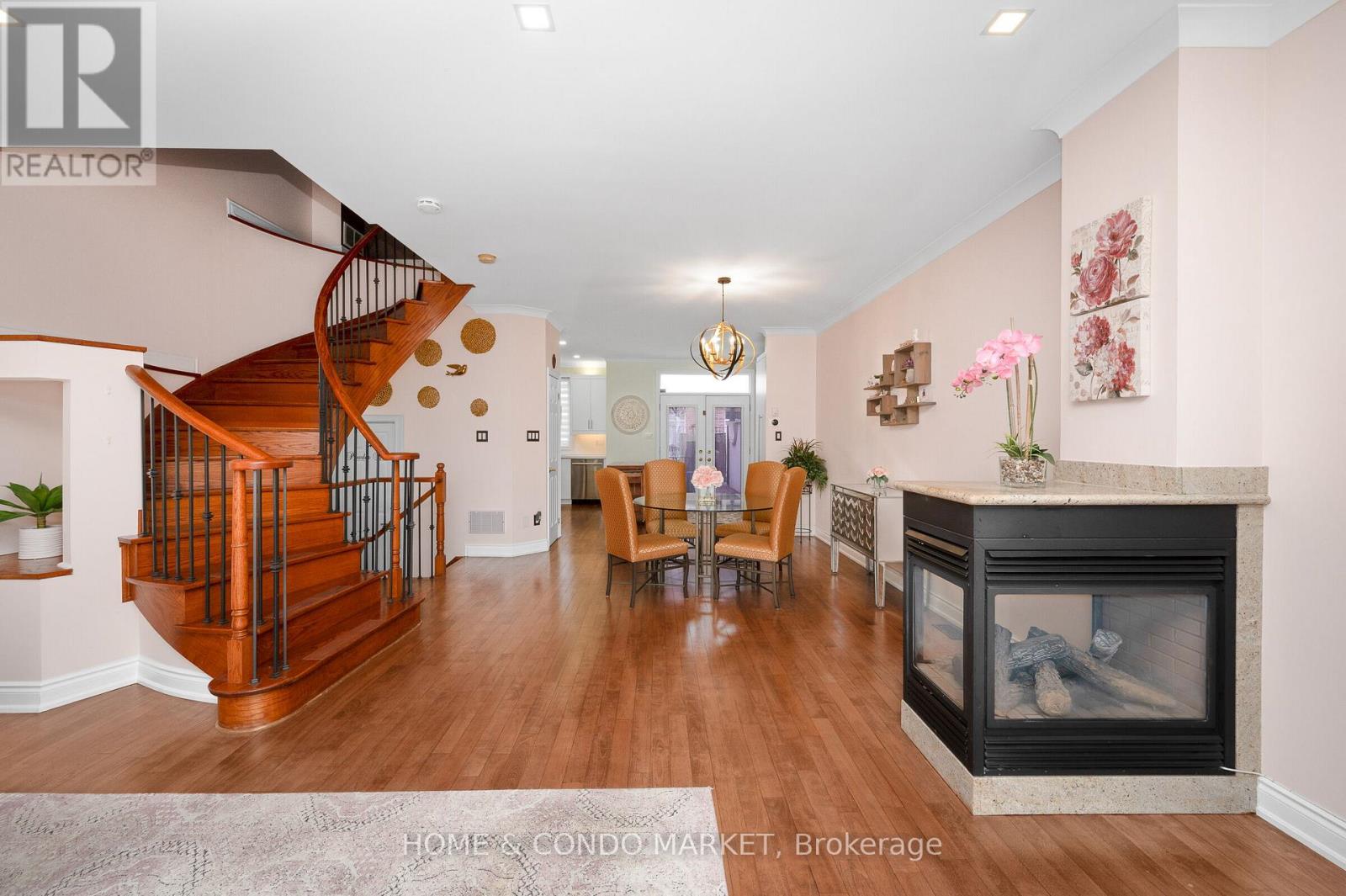 3 - 194 Lakeshore Road W, Mississauga, Ontario  L5H 1G6 - Photo 19 - W13229908