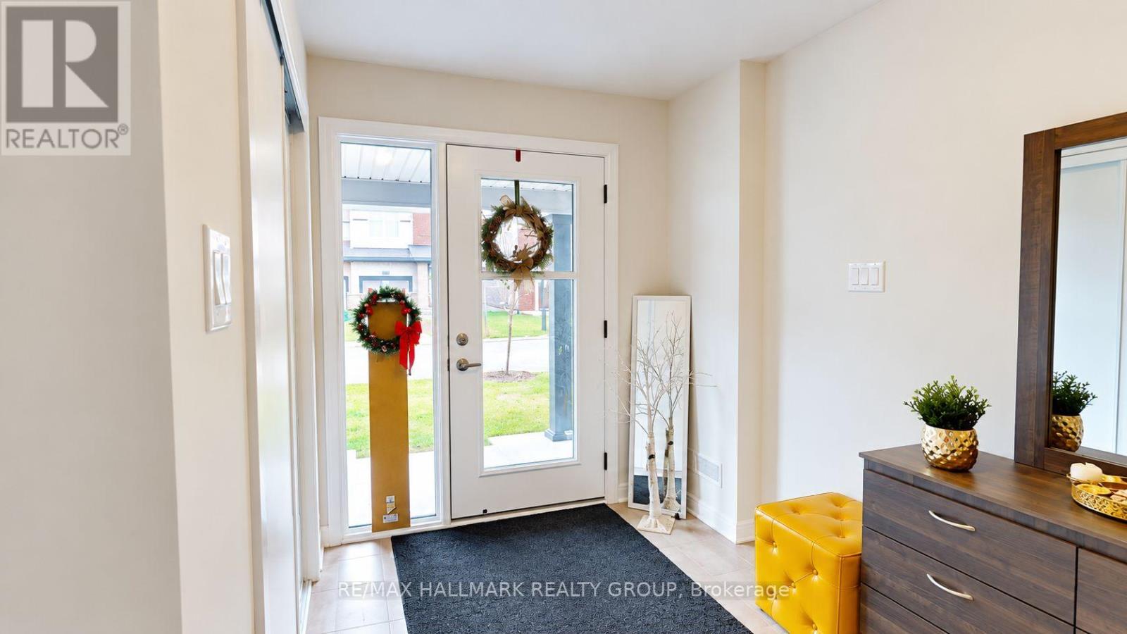 272 Elsie Macgill Walk, Ottawa, Ontario  K2W 0L2 - Photo 3 - X13787992