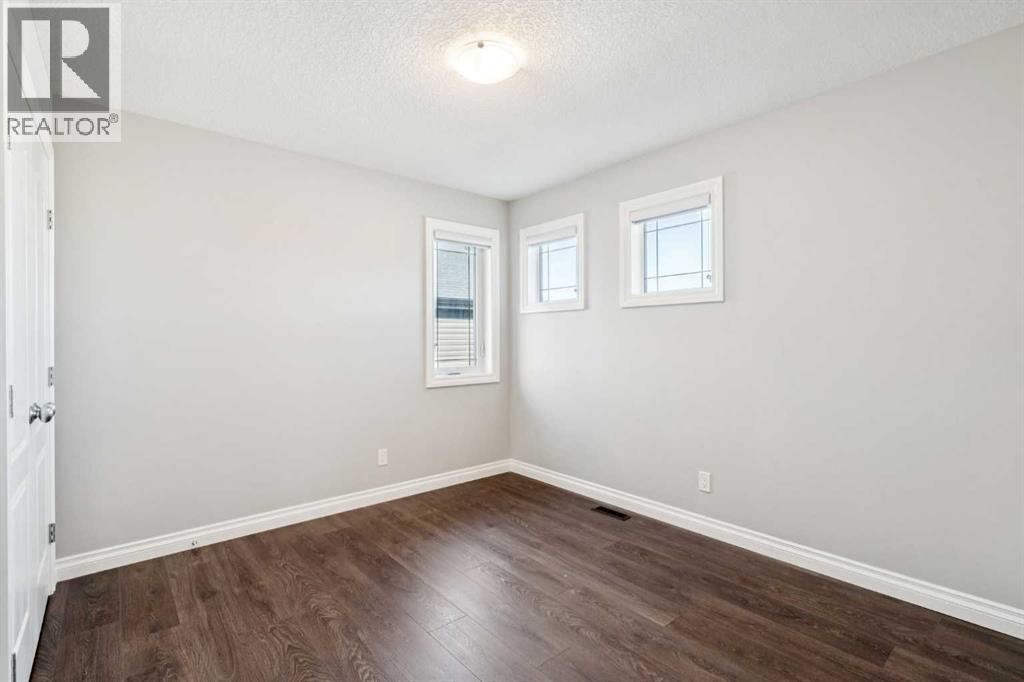 383 Evansglen Drive NW, Calgary, Alberta  T3P 0P1 - Photo 19 - A2343190